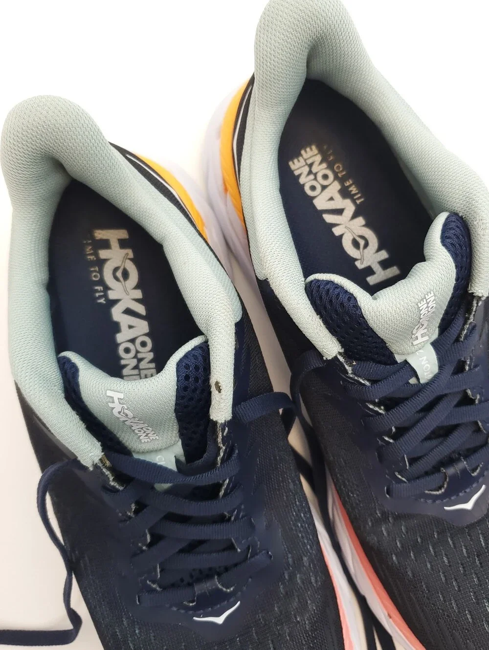 Hoka One One hoka one